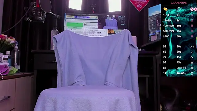 Snapshot of Raissa_sky26 chatting on 03-07-25, 03:40 Raissa sky26 online show from 03-07-25, 03:40