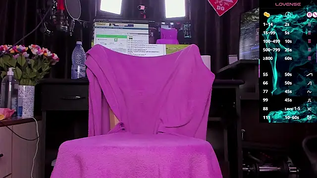 Snapshot of Raissa_sky26 chatting on 10-07-25, 02:42 Raissa sky26 online show from 10-07-25, 02:42