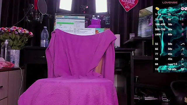 Snapshot of Raissa_sky26 chatting on 10-19-25, 02:34 Raissa sky26 online show from 10-19-25, 02:34