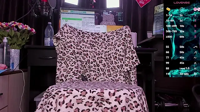 Snapshot of Raissa_sky26 chatting on 10-31-25, 03:51 Raissa sky26 online show from 10-31-25, 03:51