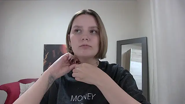 Snapshot of DianeMills chatting on 01-18-25, 02:44 DianeMills online show from 01-18-25, 02:44