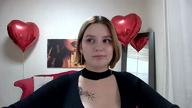 Snapshot of DianeMills chatting on 02-19-25, 01:51 DianeMills online show from 02-19-25, 01:51
