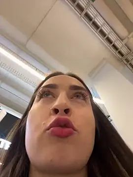 Holly Play online show from 12-25-24, 09:24