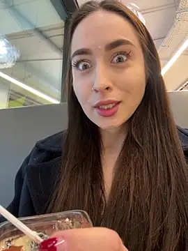 Holly Play online show from 12-30-24, 09:27