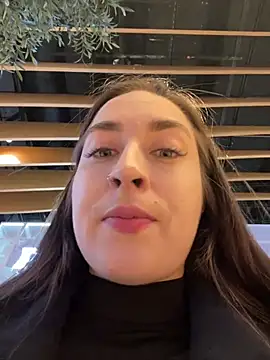 Holly Play online show from 01-23-25, 09:08