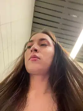 Holly Play online show from 01-24-25, 07:08