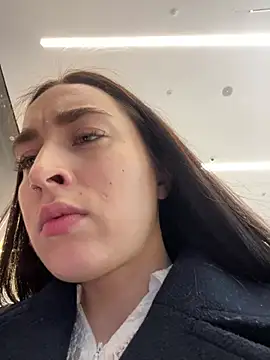 Holly Play online show from 02-06-25, 10:37