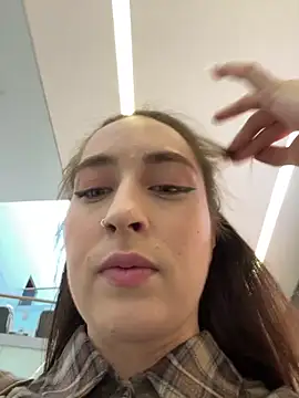 Holly Play online show from 09-09-25, 09:09