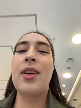 Holly Play online show from 10-06-25, 10:02