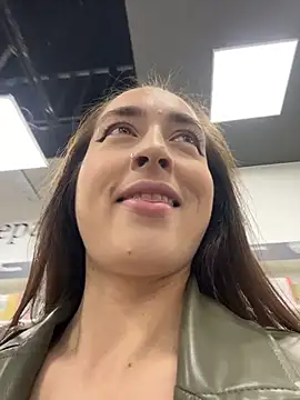 Holly Play online show from 10-24-25, 10:11