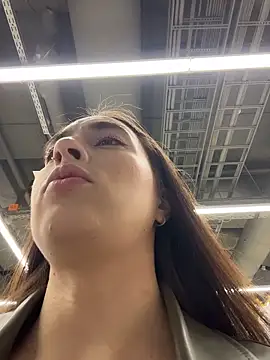 Holly Play online show from 04-08-26, 12:05