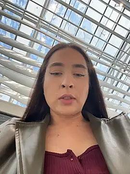 Holly Play online show from 04-20-26, 11:35