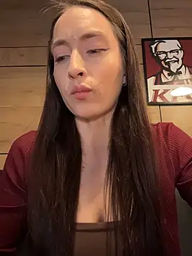 Snapshot of Holly_Play chatting on 05-15-26, 07:59 Holly Play online show from 05-15-26, 07:59