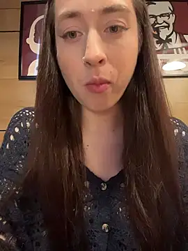 Snapshot of Holly_Play chatting on 05-30-26, 10:01 Holly Play online show from 05-30-26, 10:01