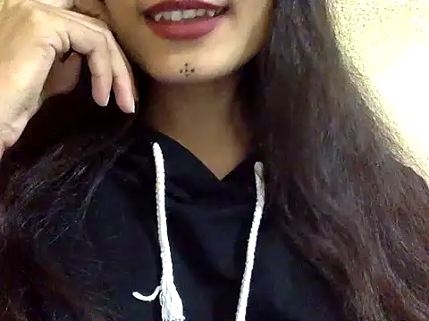 Snapshot of krati74 chatting on 02-06-25, 01:43 krati74 online show from 02-06-25, 01:43