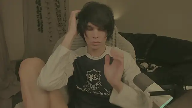 Snapshot of Wampeyes chatting on 12-01-25, 02:44 Wampeyes online show from 12-01-25, 02:44