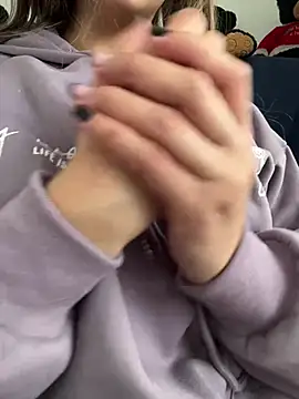 Iris lee online show from 02-02-25, 04:22