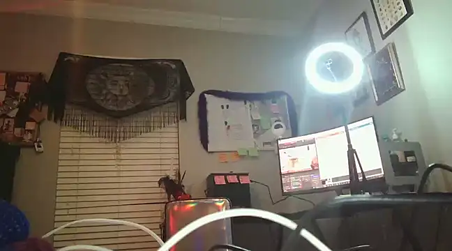 Snapshot of Lyrann89 chatting on 01-26-25, 05:02 Lyrann89 online show from 01-26-25, 05:02