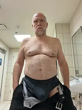 Snapshot of FLSexyGuy chatting on 04-16-26, 08:09 FLSexyGuy online show from 04-16-26, 08:09