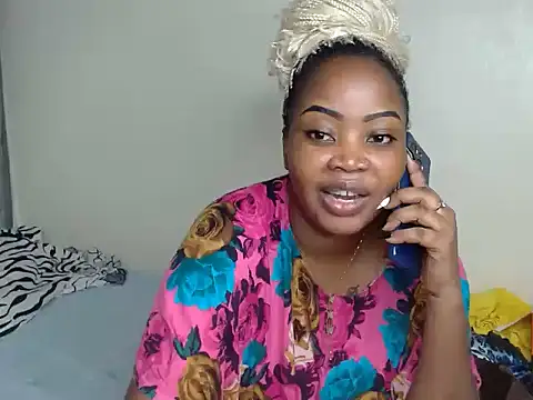 Snapshot of Petit_haris chatting on 06-07-26, 07:17 Petit haris online show from 06-07-26, 07:17