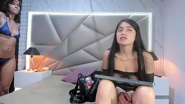 Snapshot of Bonny_Bonss chatting on 02-15-25, 05:39 Bonny Bonss online show from 02-15-25, 05:39