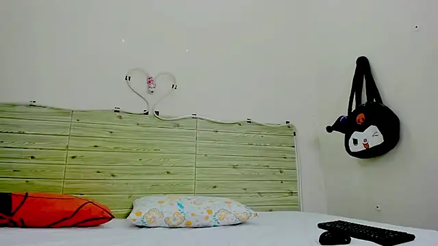 Snapshot of Evil_Queen13 chatting on 12-04-25, 07:55 Evil Queen13 online show from 12-04-25, 07:55