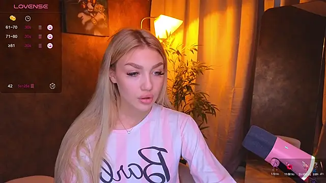 Ella Milla online show from 01-15-25, 09:56