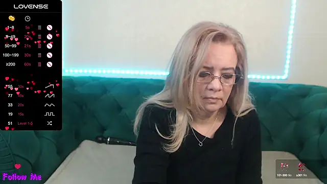 Snapshot of IvanaCharm chatting on 02-19-25, 04:23 IvanaCharm online show from 02-19-25, 04:23