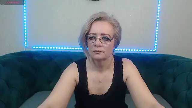 Snapshot of IvanaCharm chatting on 03-13-25, 04:38 IvanaCharm online show from 03-13-25, 04:38
