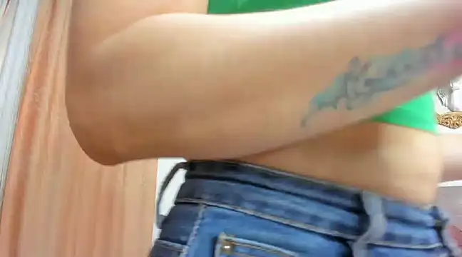 Snapshot of antonhella1 chatting on 12-20-24, 04:14 antonhella1 online show from 12-20-24, 04:14