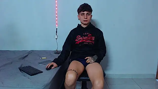 Snapshot of mikecoper_23 chatting on 09-15-25, 02:50 mikecoper 23 online show from 09-15-25, 02:50