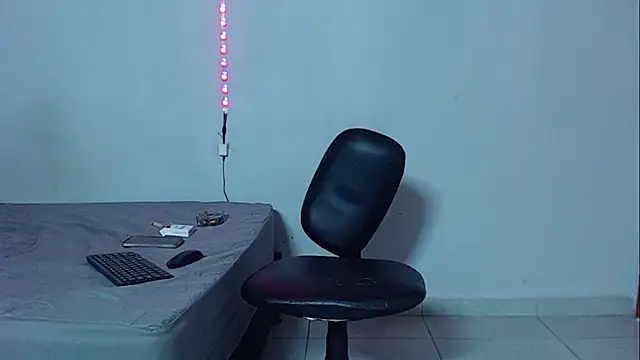 Snapshot of mikecoper_23 chatting on 11-26-25, 02:18 mikecoper 23 online show from 11-26-25, 02:18