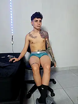 Snapshot of mikecoper_23 chatting on 12-14-25, 03:12 mikecoper 23 online show from 12-14-25, 03:12