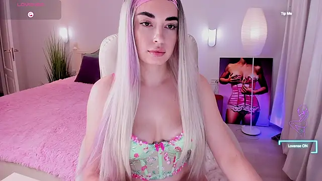 Snapshot of Miss_Elia chatting on 01-16-25, 05:12 Miss Elia online show from 01-16-25, 05:12