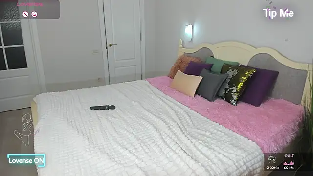 Snapshot of Miss_Elia chatting on 02-22-25, 10:20 Miss Elia online show from 02-22-25, 10:20