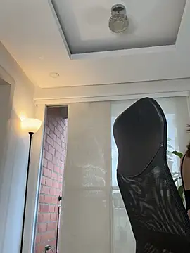 nicollefiorett online show from 03-25-26, 10:16