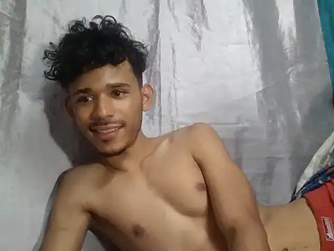 Snapshot of Luckbigcock64 chatting on 12-30-24, 01:03 Luckbigcock64 online show from 12-30-24, 01:03