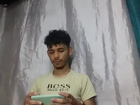 Snapshot of Luckbigcock64 chatting on 12-31-24, 10:26 Luckbigcock64 online show from 12-31-24, 10:26