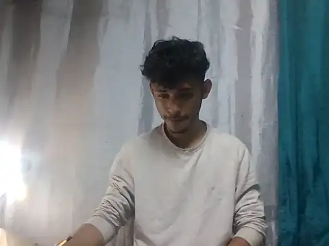 Snapshot of Luckbigcock64 chatting on 01-02-25, 12:13 Luckbigcock64 online show from 01-02-25, 12:13