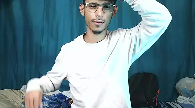 Snapshot of Luckbigcock64 chatting on 02-03-25, 12:15 Luckbigcock64 online show from 02-03-25, 12:15