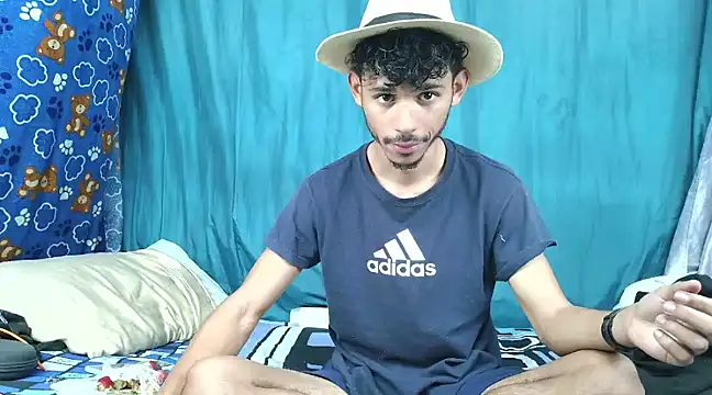 Snapshot of Luckbigcock64 chatting on 02-10-25, 07:36 Luckbigcock64 online show from 02-10-25, 07:36