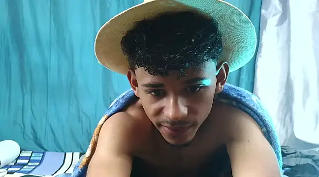 Snapshot of Luckbigcock64 chatting on 02-12-25, 08:59 Luckbigcock64 online show from 02-12-25, 08:59