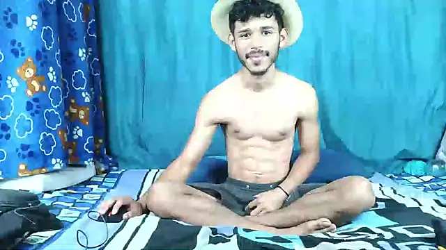 Snapshot of Luckbigcock64 chatting on 03-08-25, 08:55 Luckbigcock64 online show from 03-08-25, 08:55