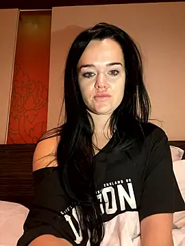 Snapshot of English-Chloe96 chatting on 01-12-26, 05:07 English-Chloe96 online show from 01-12-26, 05:07