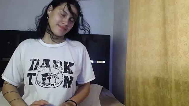 Snapshot of realshy-Stepsis chatting on 04-09-26, 01:27 realshy-Stepsis online show from 04-09-26, 01:27