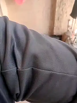 Snapshot of Vinay-kumar89 chatting on 12-19-25, 07:15 Vinay-kumar89 online show from 12-19-25, 07:15