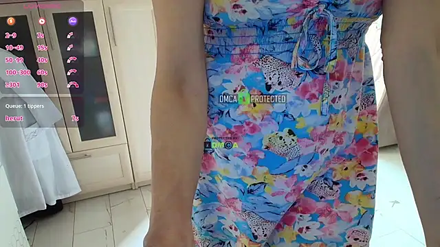 Snapshot of MilfeaN chatting on 10-26-25, 10:54 MilfeaN online show from 10-26-25, 10:54