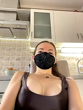 Snapshot of MilfeaN chatting on 11-05-25, 08:14 MilfeaN online show from 11-05-25, 08:14