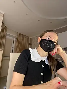 Snapshot of MilfeaN chatting on 11-17-25, 05:30 MilfeaN online show from 11-17-25, 05:30