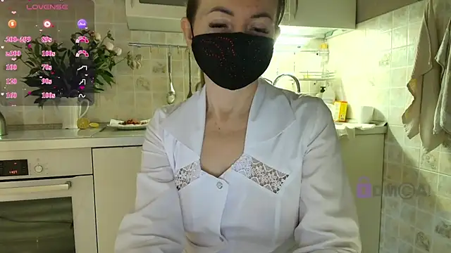 Snapshot of MilfeaN chatting on 06-17-26, 08:39 MilfeaN online show from 06-17-26, 08:39